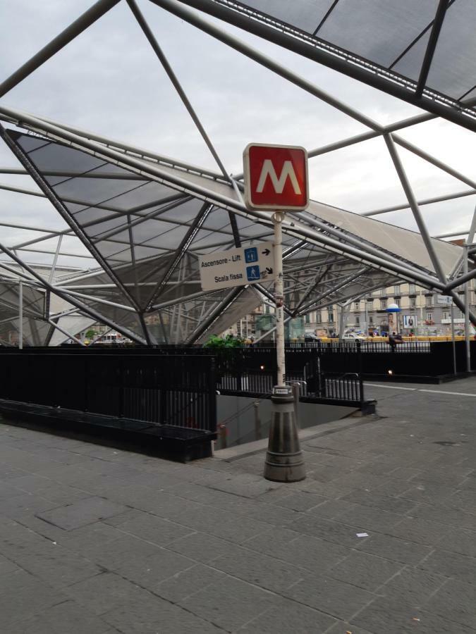 Metropolis Stazione Centrale Naples Extérieur photo